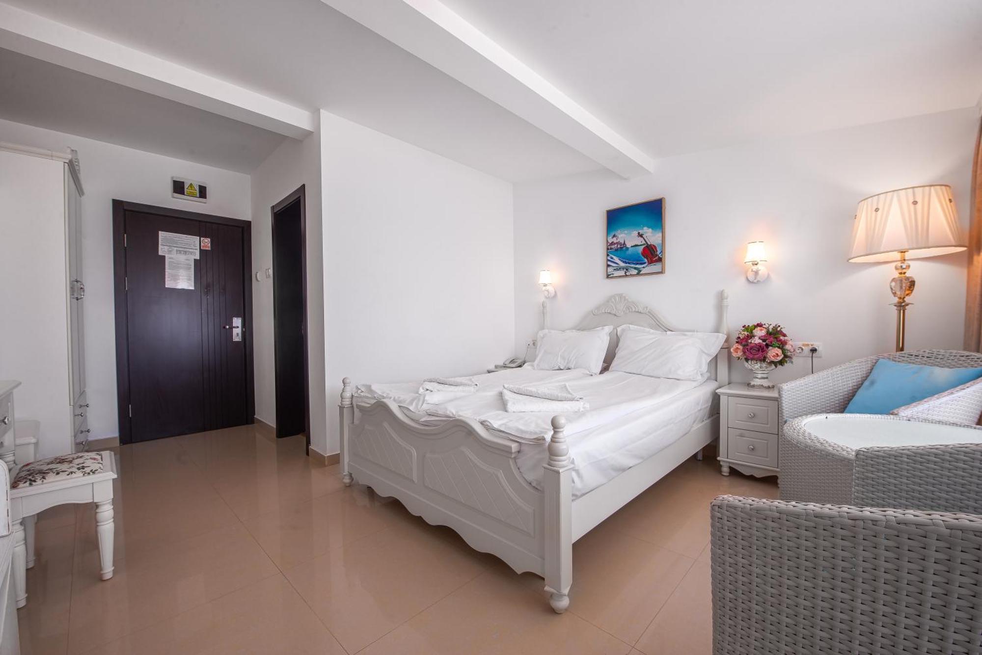 Sunrise Hotel Venus Exterior foto